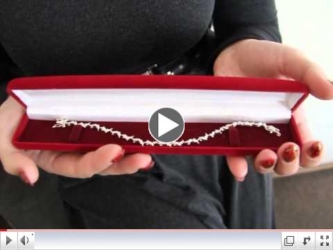 Delivery of elegant jewelry in Ukraine.wmv