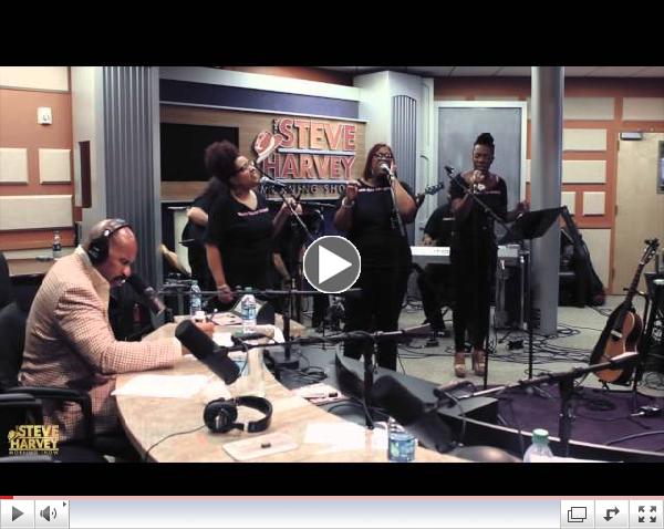 India.Arie Performs