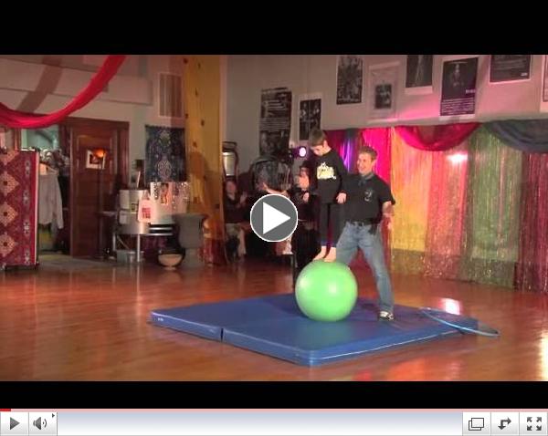 Moody Street Circus Students in Aerial Action!