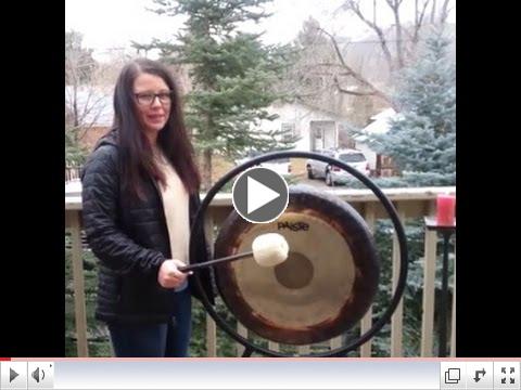 15 02 06 Leah O'Flynn gongs for Ron Palma at BDNA