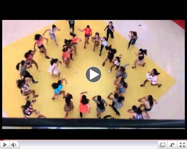 Flash-mob and a marriage proposal in Mazatlan