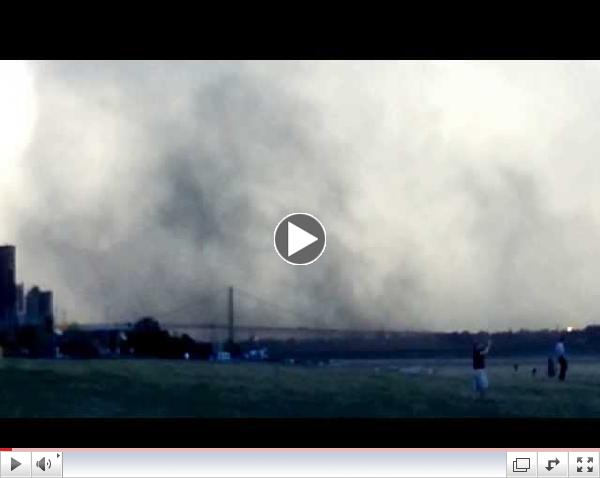 Petcoke cloud from storm July 27 13