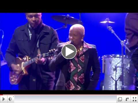 Ang�lique Kidjo performing at FIFA