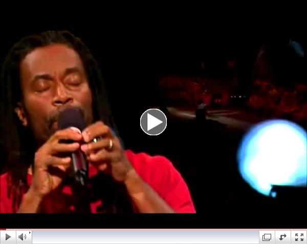 Bobby McFerrin Singing with the audience - Ave Maria (Live Video)