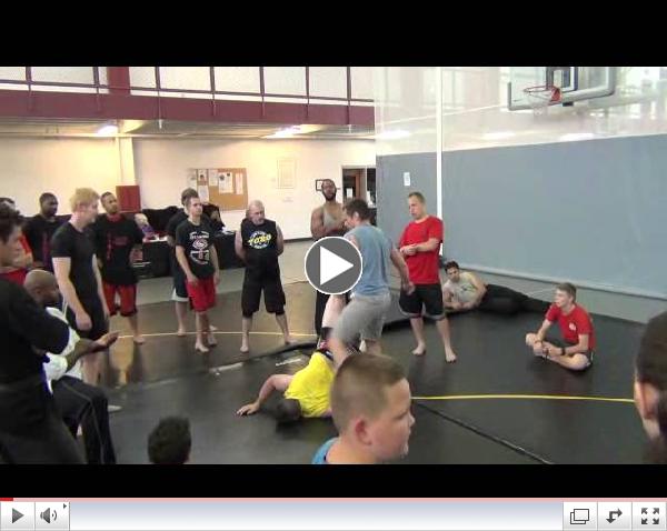 Leg Lock Walk-up