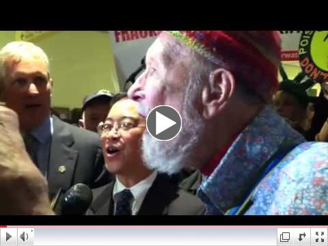 Pete Seeger sings This Land is Your Land at fracking protest