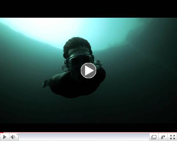 Guillaume Nery base jumping Dean's Blue Hole