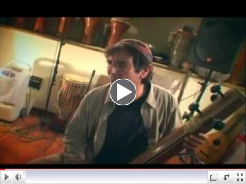 Shlomo Bar singing 