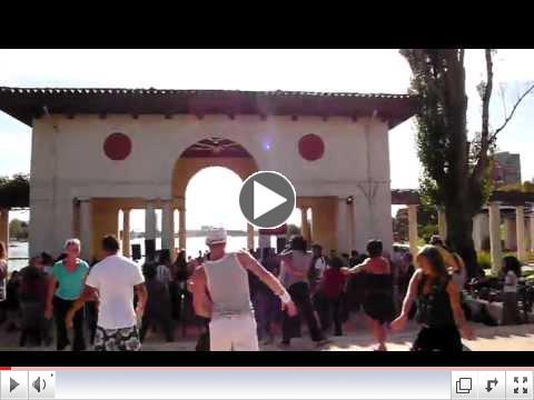Ecstatic Dance Outside - Lake Merritt, Oakland, Oct.1, 2011.MOV