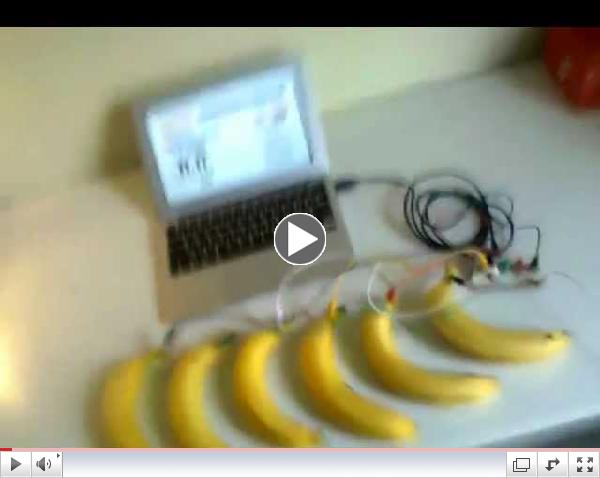 Makey Makey banana piano