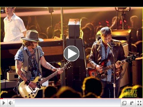 Johnny Depp Performs at 2012 MTV Movie Awards!