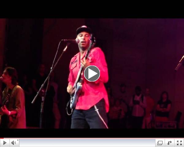 Tom Morello ~ LIVE ~ Marching On Ferguson