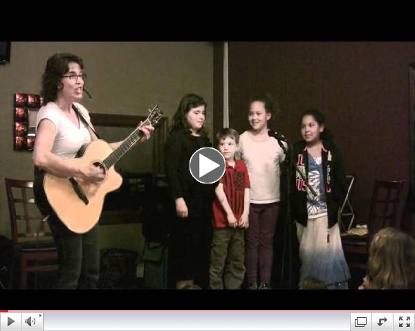 Amy Liz sings I Am A Pizza.m4v