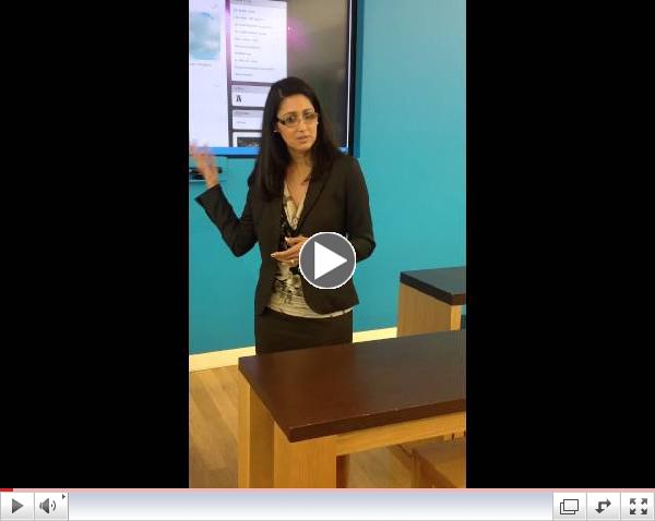 Rania Effat sharing on blogging at Microsoft Store-Yorkdale
