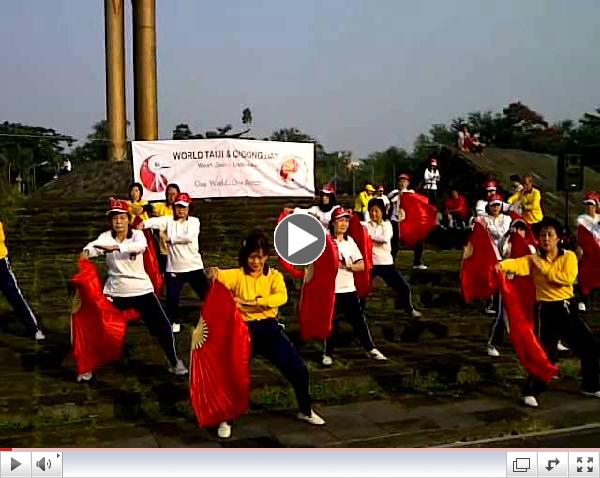 Indonesia World Tai Ji & Qigong day ( kipas )
