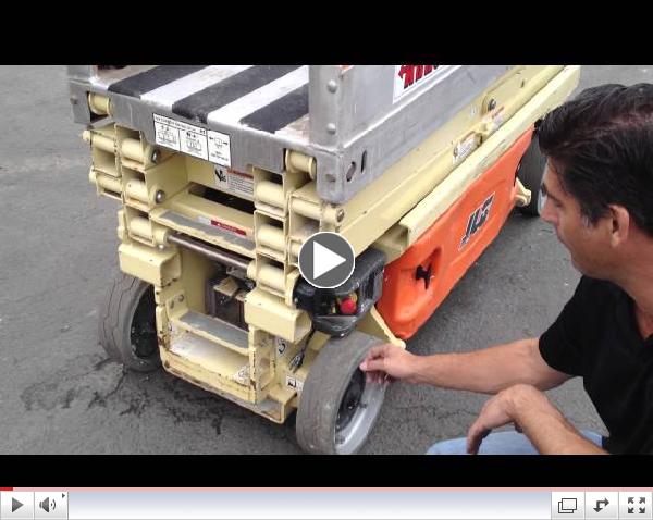 JLG 1930 Scissor Lift   1