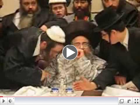 Klosenburg Rebbe Shlita at Purim Tish & Giving Bruches