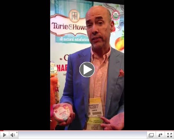 Torie and Howard chat with joyful plate